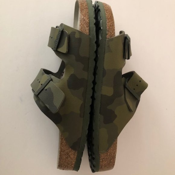 Birkenstock Arizona Soft Footbed Camo Sandal. Size: 7, 9, 10, 11, 12 - Picture 14 of 14